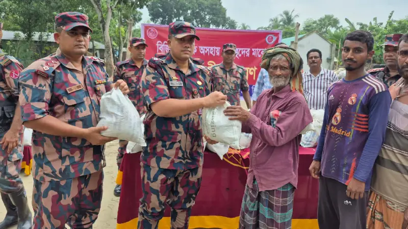 ত্রাণ বিতরণ কার্যক্রম — ঝিনাইদহ..